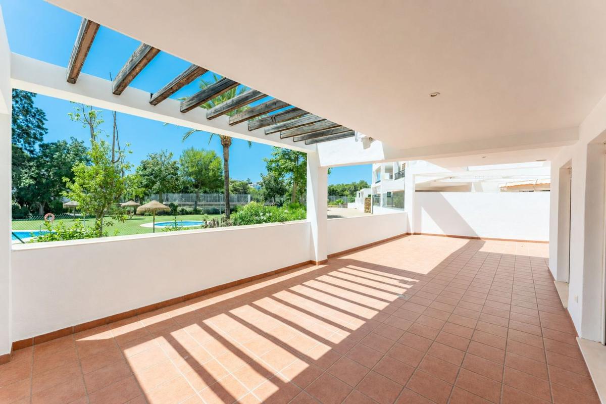 Sprzedaż mieszkania w Piso en Ronda Golf Este, 5, Cortijo Torrequebrada, Benalmádena, Benalmádena
photo 1