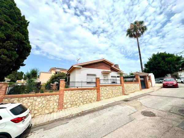 Casa o chalet independiente en Calle Aragón, El Palo, Málaga photo 1