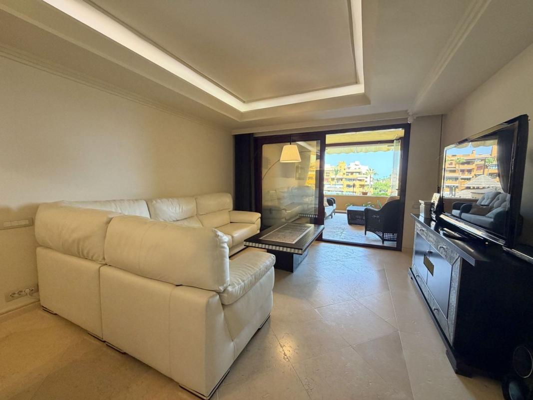 Sale of apartment in Piso en Urbanization Alcazaba Beach Houses, 26, Punta Plata, Estepona, Estepona
photo 5
