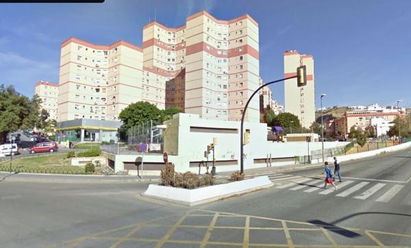 Sprzedaż mieszkania w Piso en Avenida de las Postas, Mangas Verdes - Las Flores, Málaga, Málaga
 photo