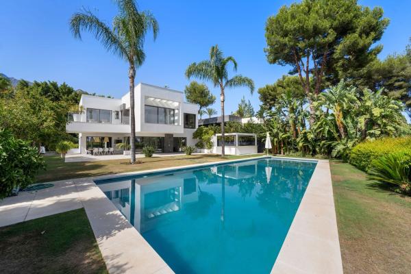Casa o chalet independiente en Avenida Buchinger, Sierra Blanca, Marbella photo 1