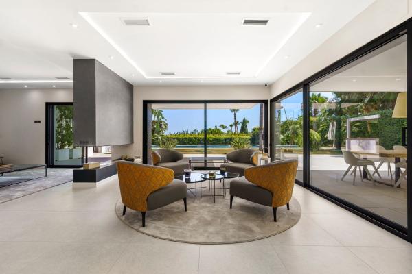 Casa o chalet independiente en Avenida Buchinger, Sierra Blanca, Marbella thumbnail 1
