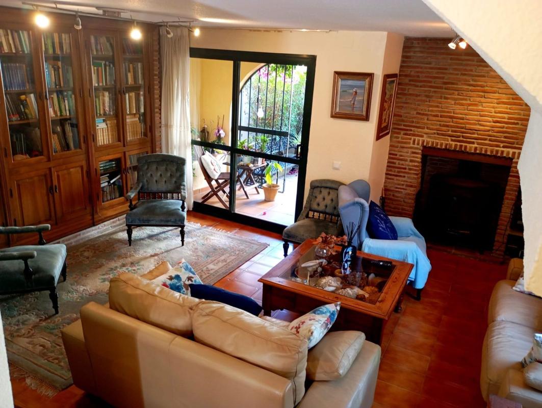 Properties for sale and rent in Spain photo 2