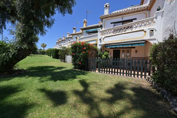 Chalet adosado en Sitio de Calahonda, Mijas photo 1