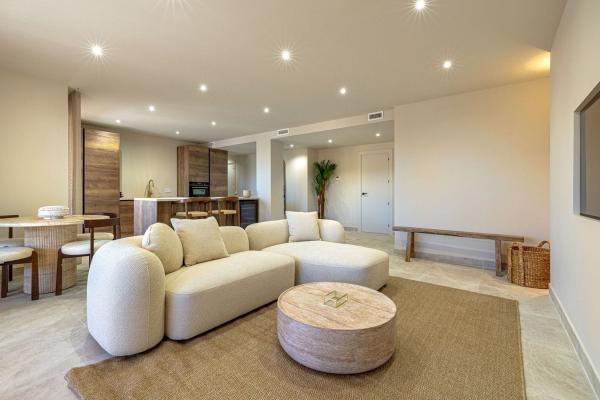 Sale of flat in Piso en Avenida de la Alquería, 6, La Alquería, Benahavís, Benahavís
thumbnail 1