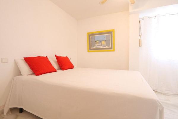 Chalet adosado en Urbanización Sitio de Calahonda, 6, Cabopino - Artola, Marbella photo 1