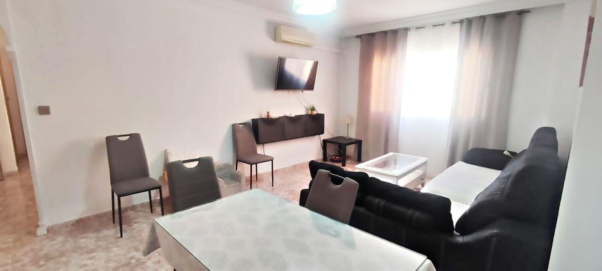 Venta de piso en Piso en Camino de Coín, Centro Ciudad, Fuengirola, Fuengirola
photo 1