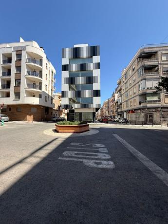 Здание {{ $sub_category->title }} площадью {{ $property->surface_square }}м2 на продажу в {{ $city->title }} photo 1