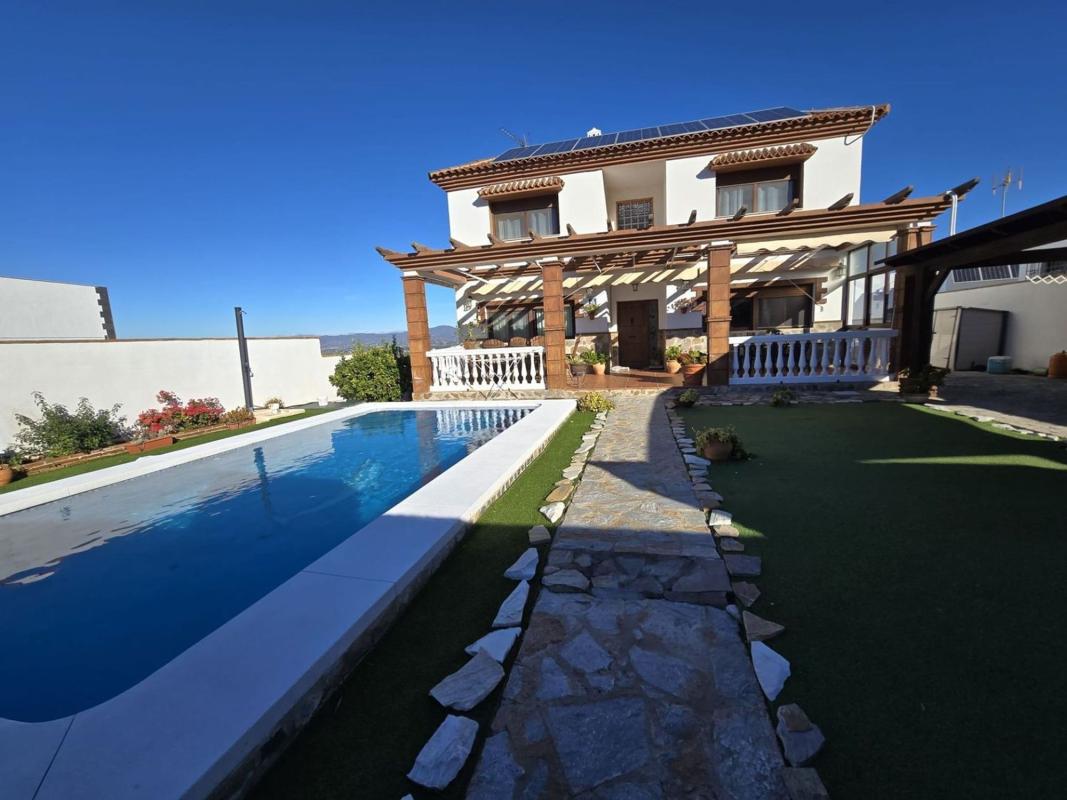 Properties for sale and rent in Spain photo 3