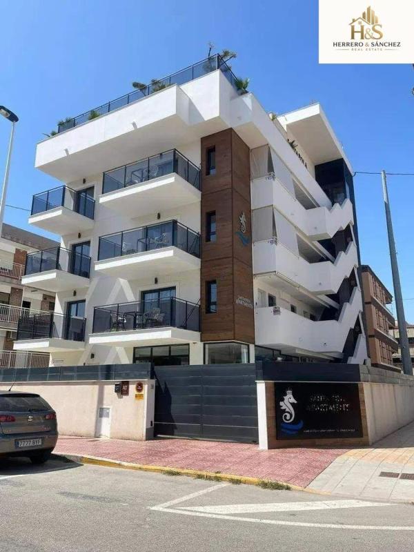 Edificio Residencial de 1100m2 en venta en Santa Pola photo 2