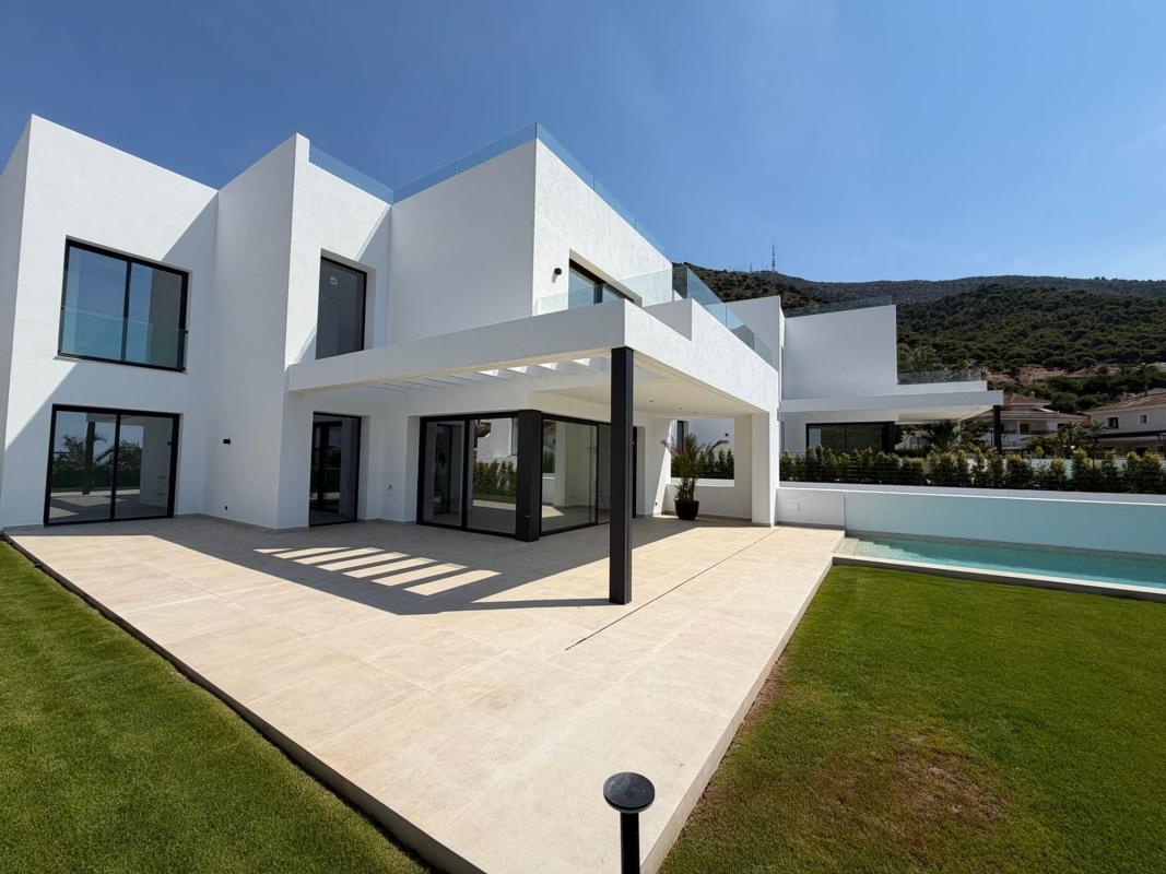 Properties for sale and rent in Spain photo 2