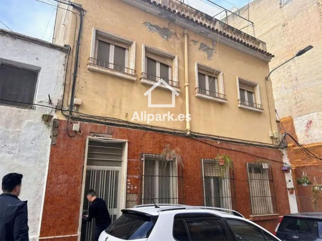 Здание Жилой площадью 254м2 на продажу в Аликанте / Алакант photo 1