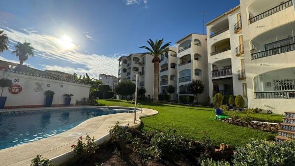 Sprzedaż mieszkania w Piso en Calle Puerto Real, 39, La Carihuela - Los Nidos, Torremolinos, Torremolinos
photo 1