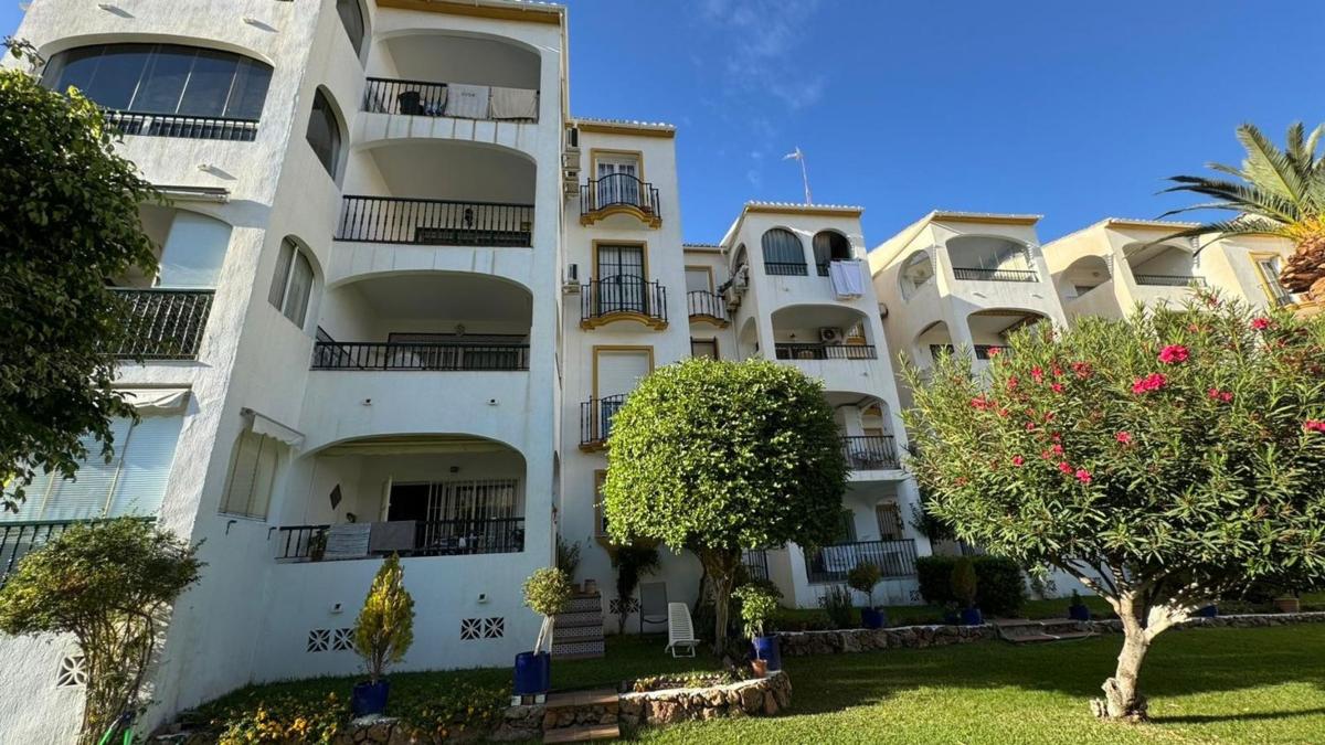 Sprzedaż mieszkania w Piso en Calle Puerto Real, 39, La Carihuela - Los Nidos, Torremolinos, Torremolinos
 photo 5