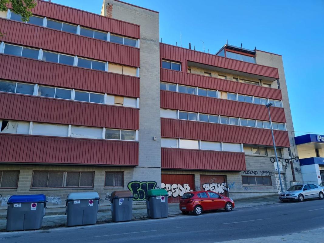 Здание Жилой площадью 2891м2 на продажу в Алкой photo 1