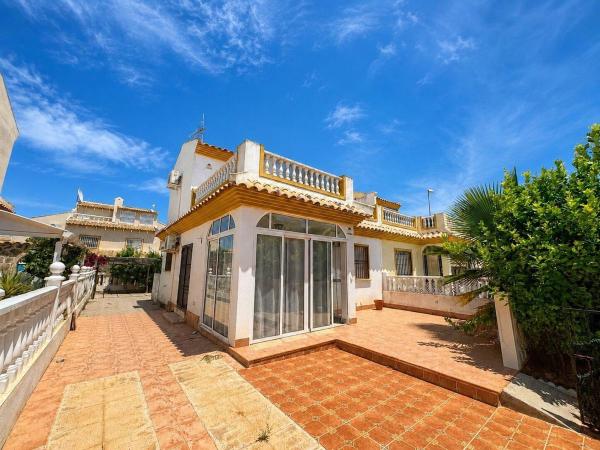 Chalet pareado en Playa Flamenca, Orihuela photo 1