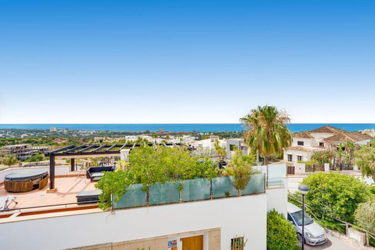 Продажа дуплекса на Dúplex en Calle Bogey, 1, Bahía de Marbella, Marbella, Марбелла photo 4