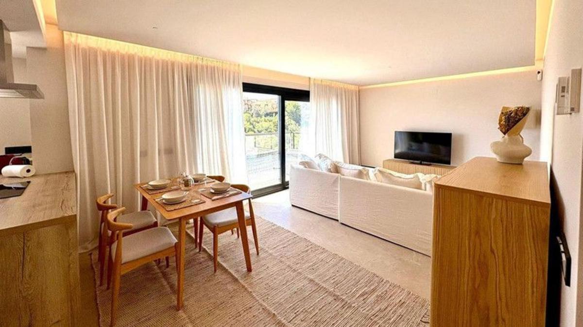 Sprzedaż duplexu w Dúplex en Urbanizacion Nueva Andalucia 4j, 18, Los Naranjos, Marbella, Marbella photo 1