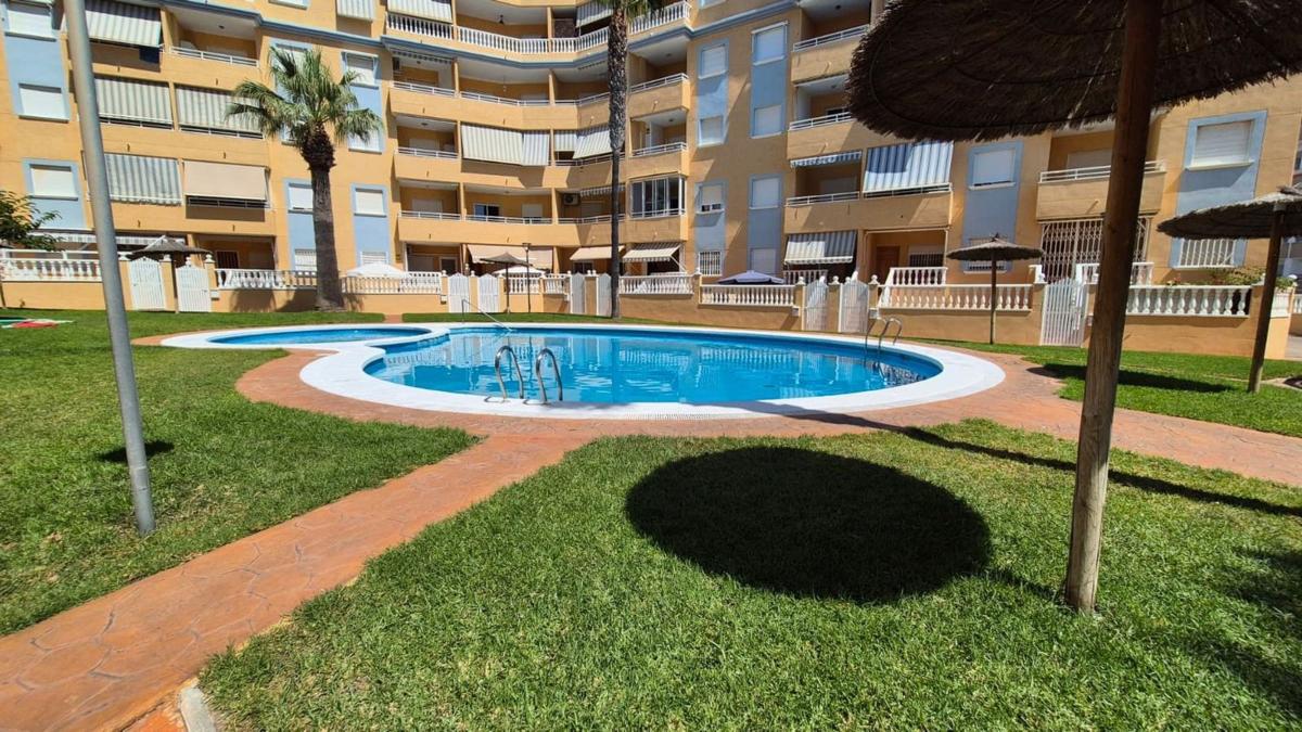 Sale of apartment in Piso en Avenida Costa Blanca, Arenales del Sol, Elche / Elx, Elche / Elx
 photo 2