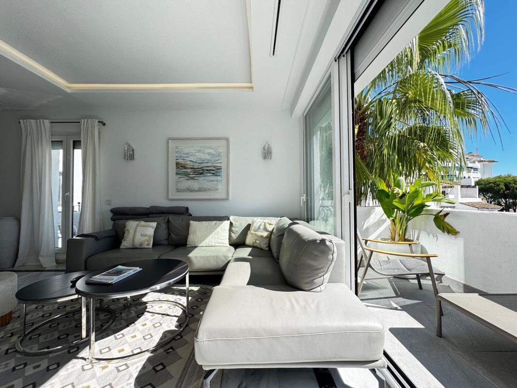 Duplex sale in Dúplex en Urbanización Vila Marina, Puerto Banús, Marbella, Marbella photo 4