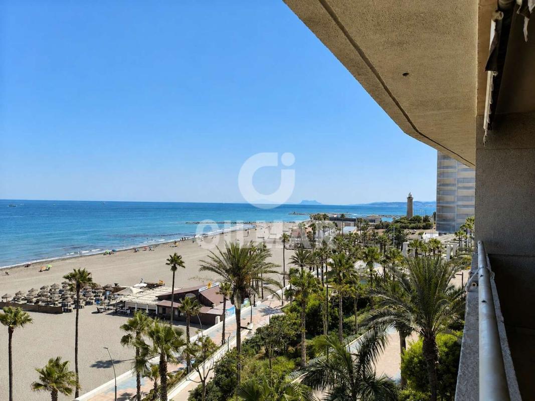 Venta de piso en Piso en Avenida España, Puerto de Estepona, Estepona, Estepona
photo 1