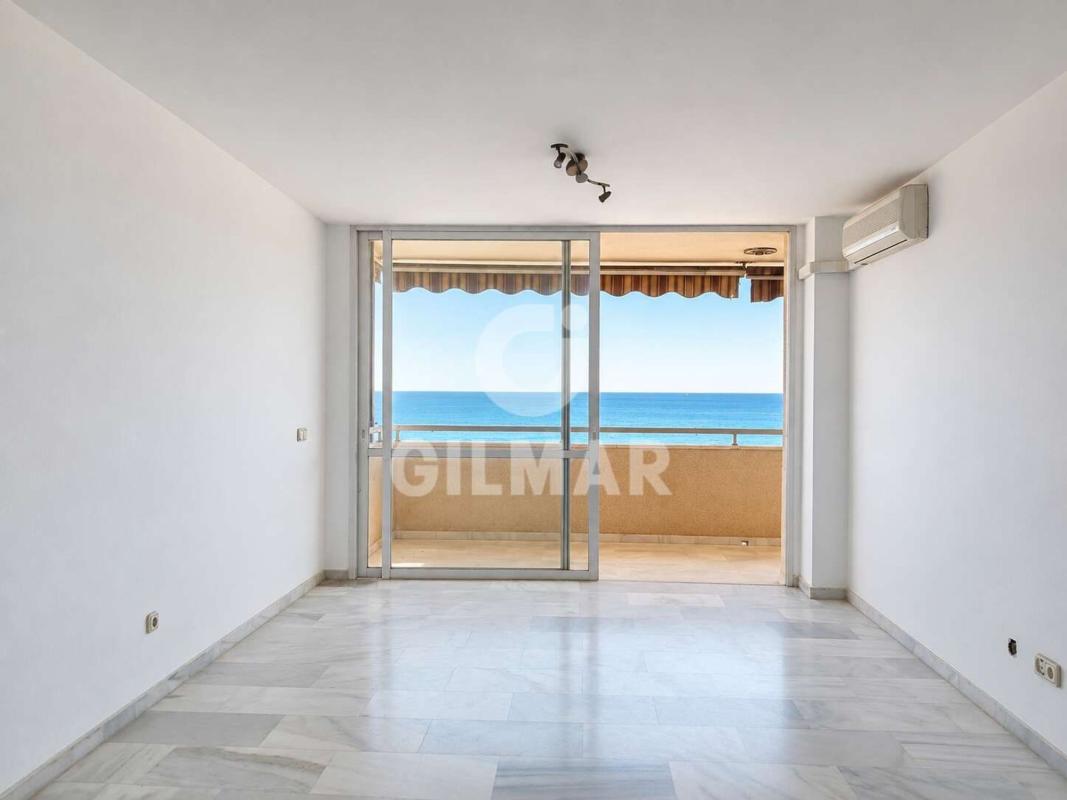 Venta de piso en Piso en Avenida España, Puerto de Estepona, Estepona, Estepona
photo 2