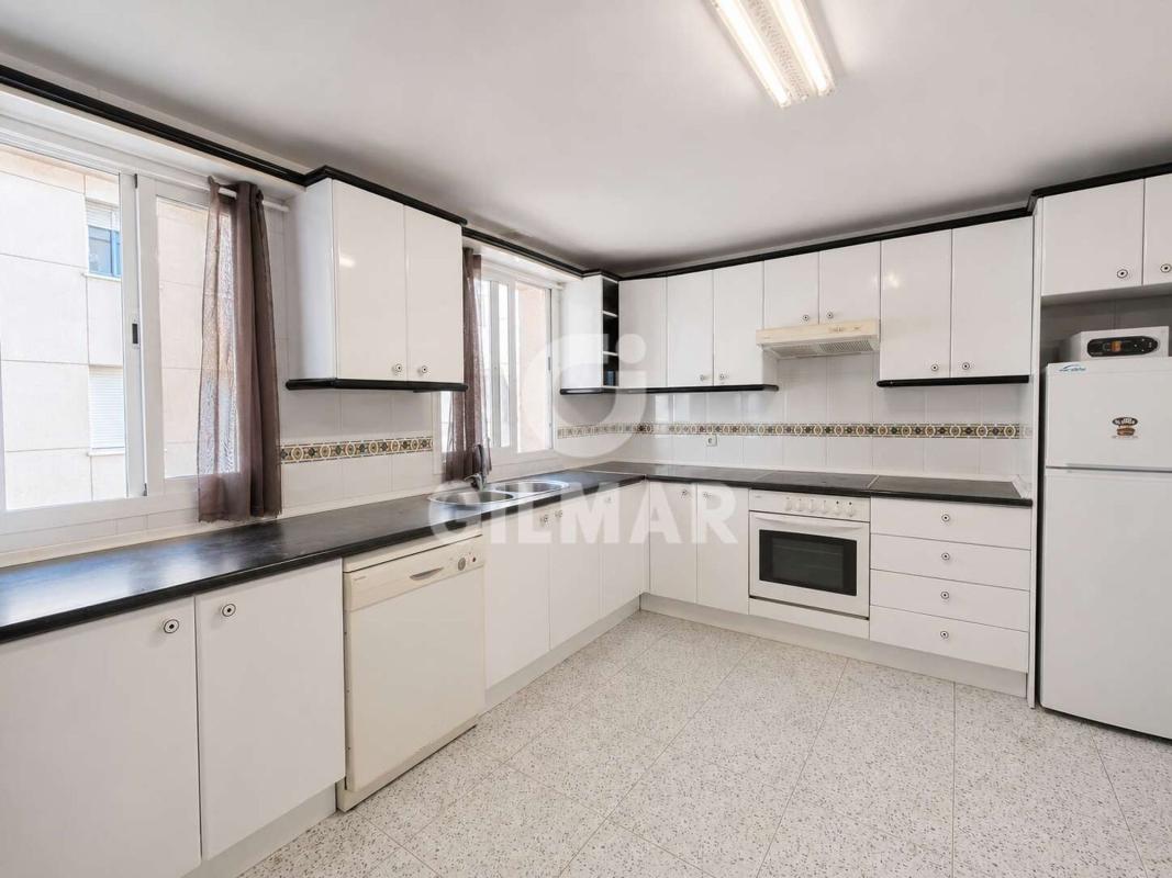 Venta de piso en Piso en Avenida España, Puerto de Estepona, Estepona, Estepona
photo 4
