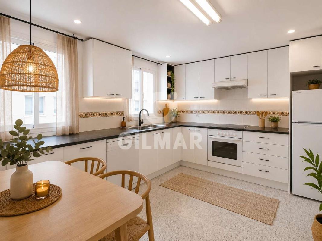 Venta de piso en Piso en Avenida España, Puerto de Estepona, Estepona, Estepona
photo 5