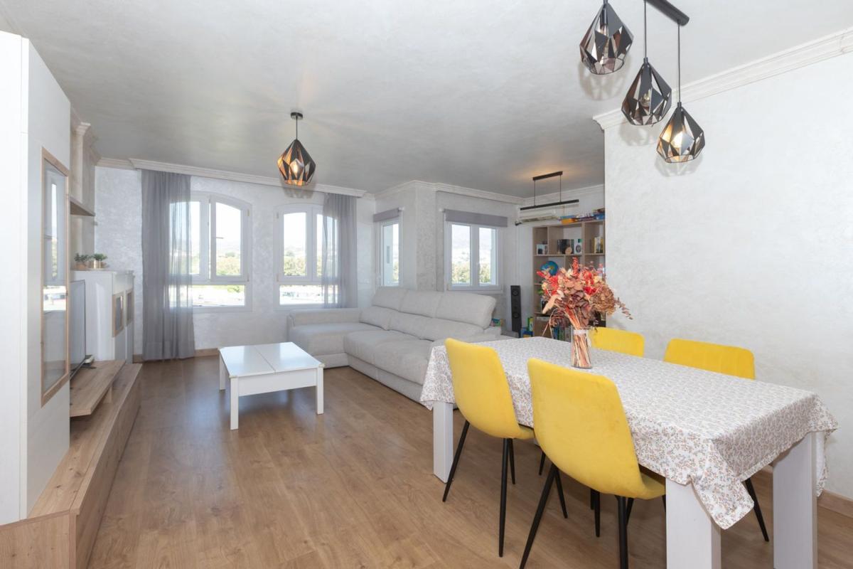 Venta de piso en Piso en Calle 02c Nva Andaluc, Rodeo Alto-Guadaiza-La Campana, Marbella, Marbella
photo 1