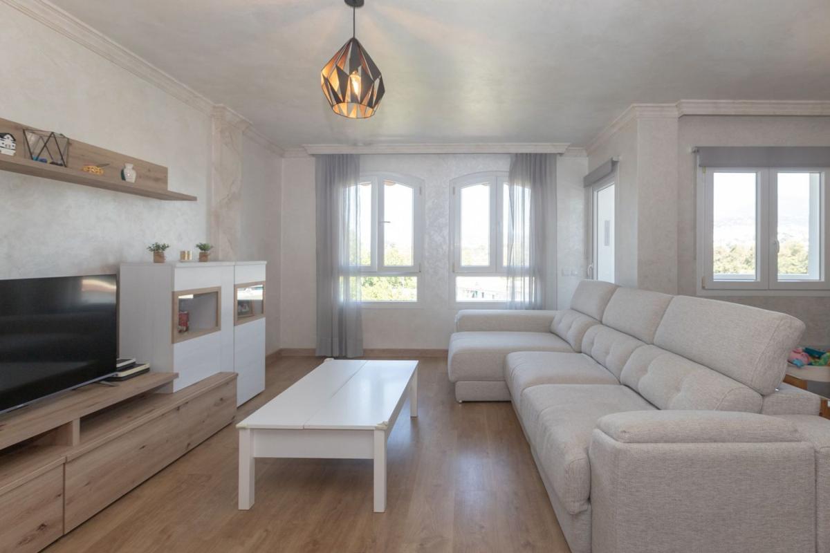 Venta de piso en Piso en Calle 02c Nva Andaluc, Rodeo Alto-Guadaiza-La Campana, Marbella, Marbella
photo 2