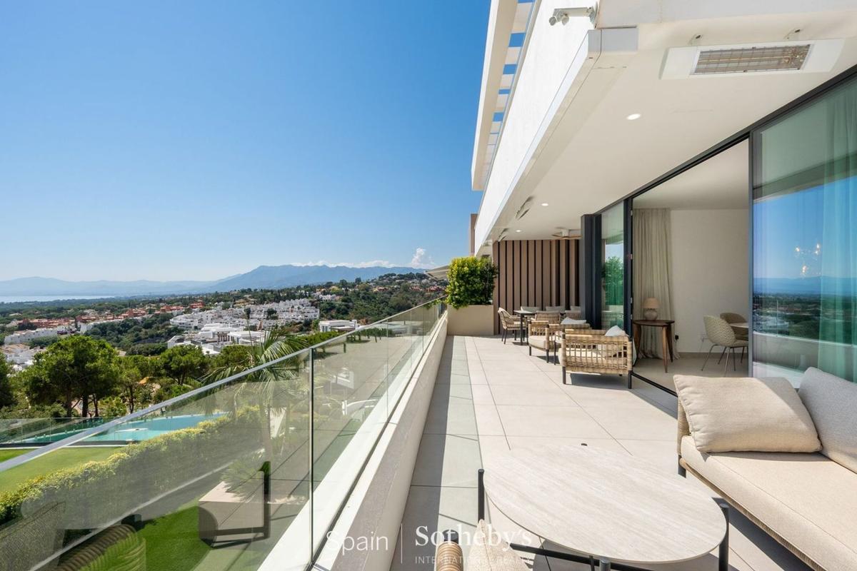 Venta de piso en Piso en Avenida de los Acebos, Cabopino - Artola, Marbella, Marbella
photo 2