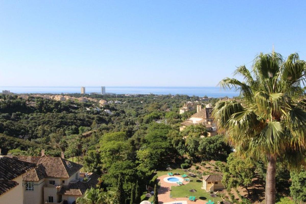 Sprzedaż duplexu w Dúplex en Green Hills - Las Cumbres de Elviria, Marbella, Marbella photo 2