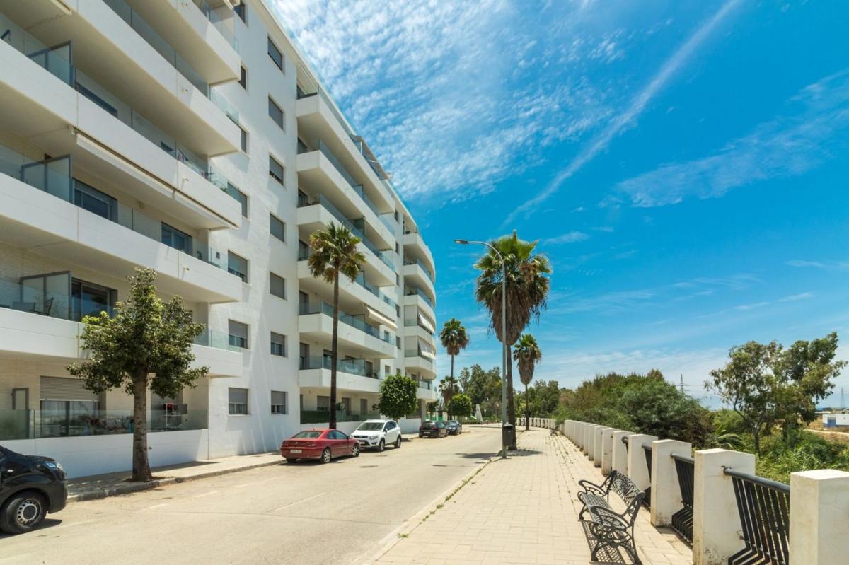 Sale of apartment in Piso en Calle Miguel Delibes, 22, Rodeo Alto-Guadaiza-La Campana, Marbella, Marbella
photo 2