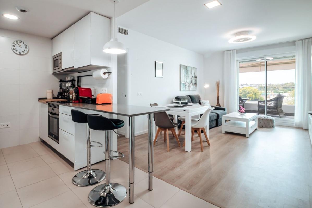 Sale of apartment in Piso en Calle Miguel Delibes, 22, Rodeo Alto-Guadaiza-La Campana, Marbella, Marbella
photo 4