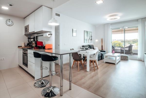 Sprzedaż mieszkania w Piso en Calle Miguel Delibes, 22, Rodeo Alto-Guadaiza-La Campana, Marbella, Marbella
 photo 4