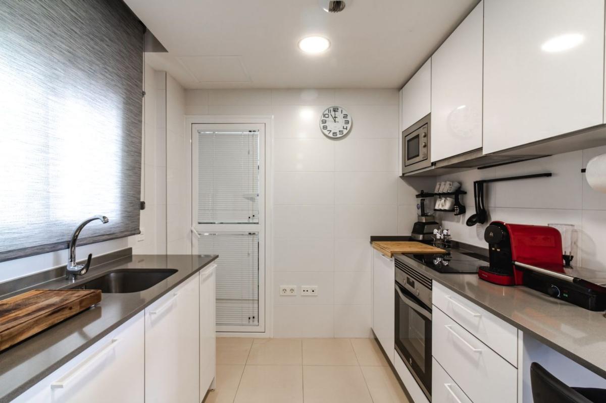 Sale of apartment in Piso en Calle Miguel Delibes, 22, Rodeo Alto-Guadaiza-La Campana, Marbella, Marbella
photo 5