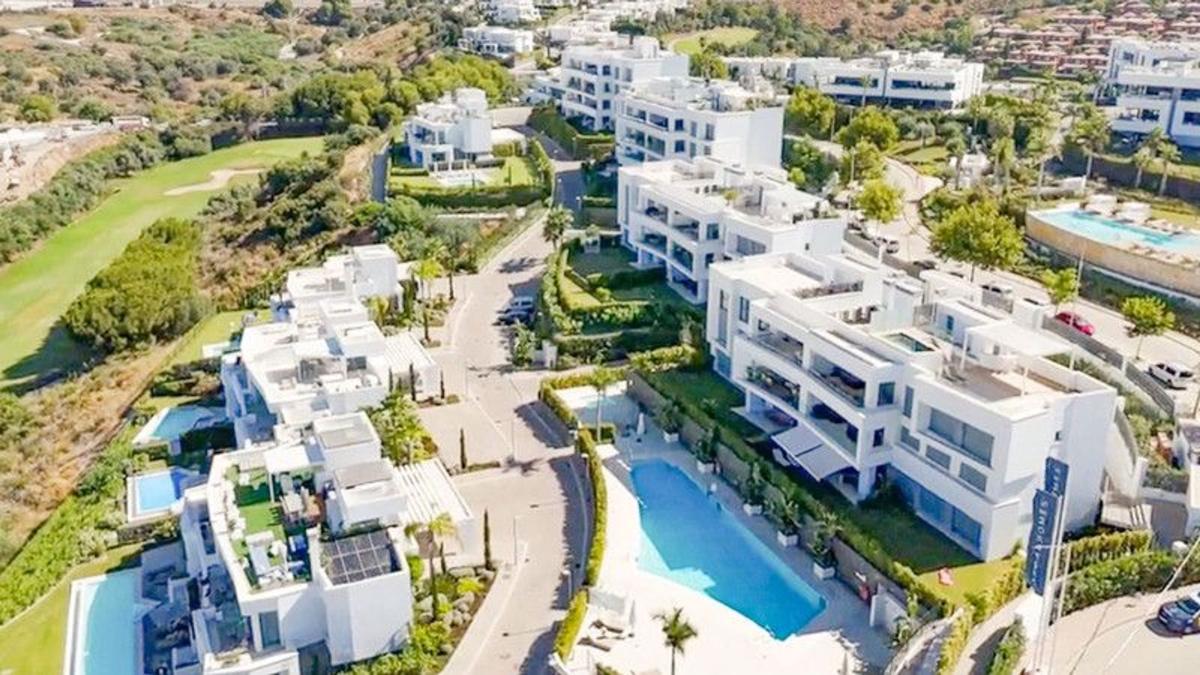 Venta de duplex en Dúplex en Avenida los Cipreses, 1, Bahía de Marbella, Marbella, Marbella photo 2