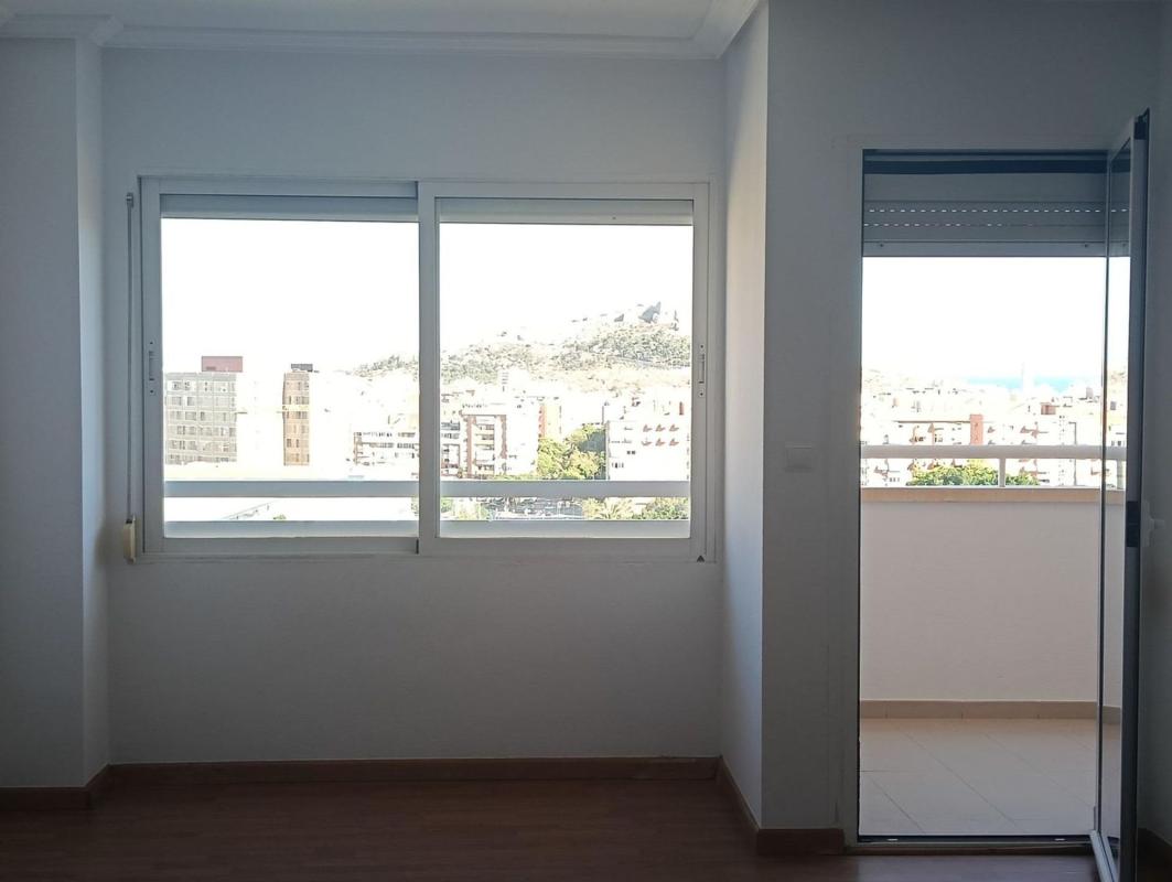 Sale of apartment in Piso en Benisaudet, Alicante / Alacant, Alicante
photo 3