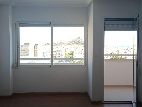 Venta de piso en Piso en Benisaudet, Alicante / Alacant, Alicante / Alacant
thumbnail 2