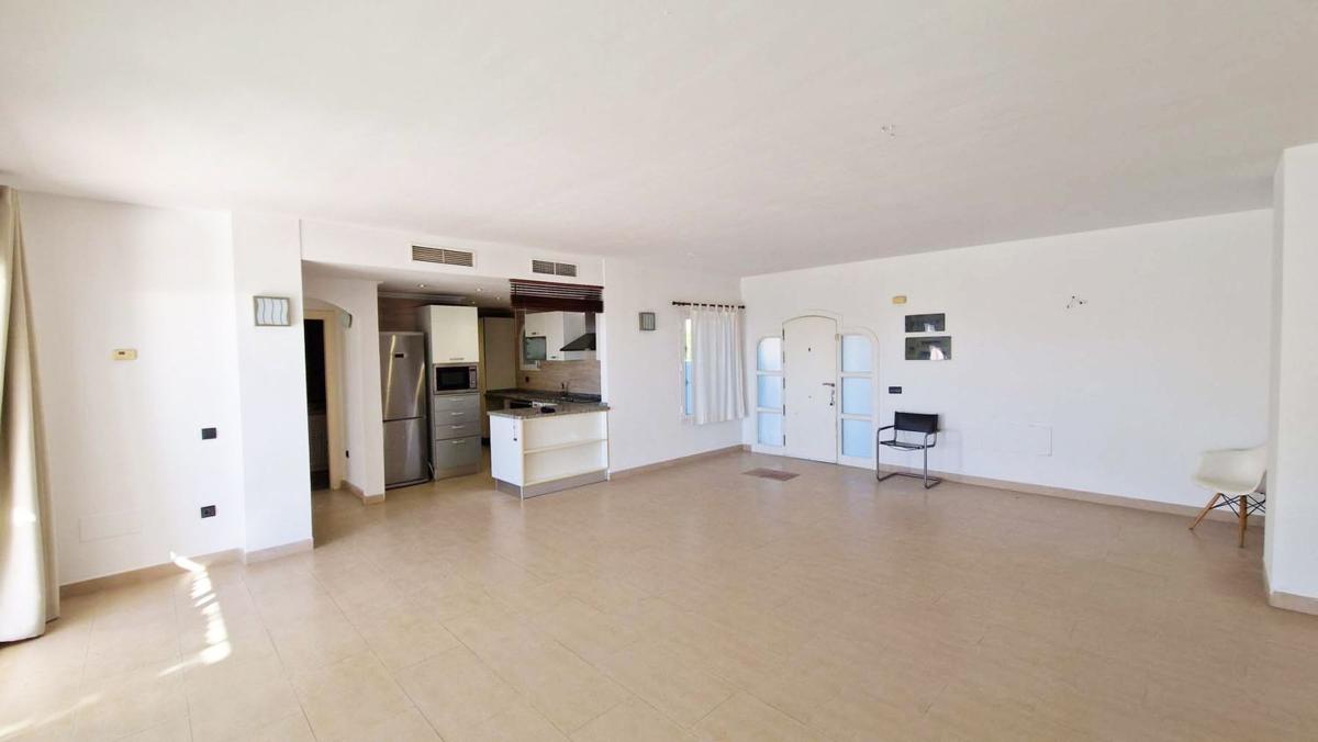 Sale of apartment in Piso en Calle Calabaza, 2, Casablanca - La Viñuela, Benalmádena, Benalmádena
 photo 3