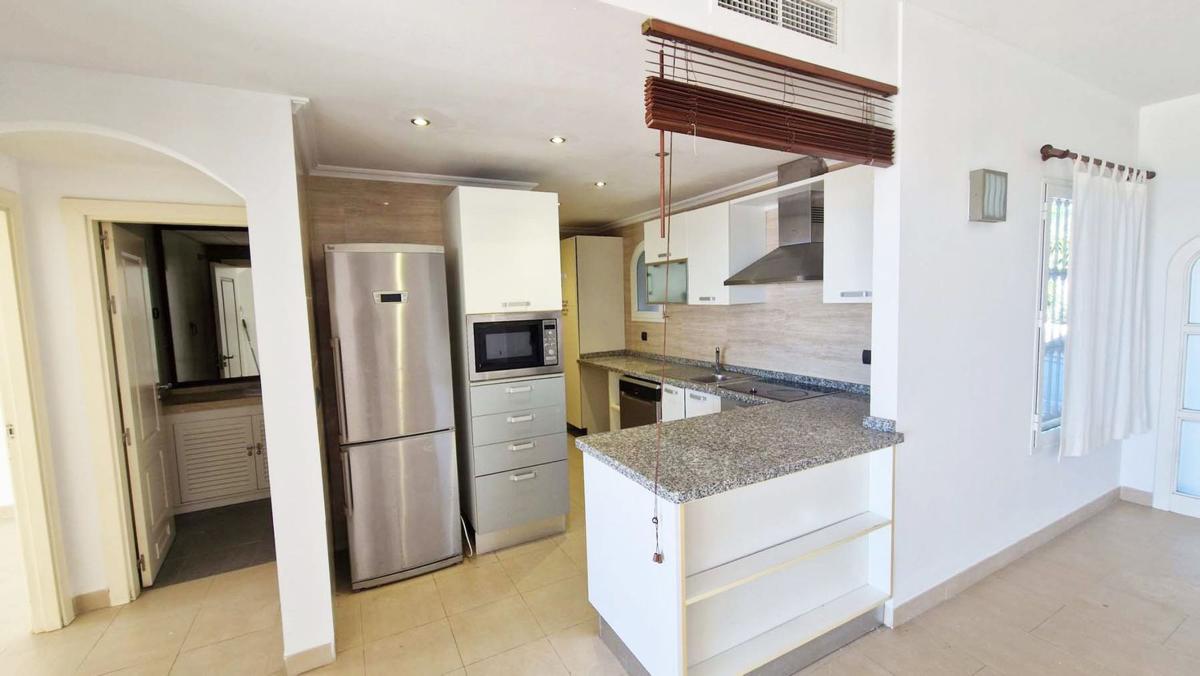 Sale of apartment in Piso en Calle Calabaza, 2, Casablanca - La Viñuela, Benalmádena, Benalmádena
 photo 4