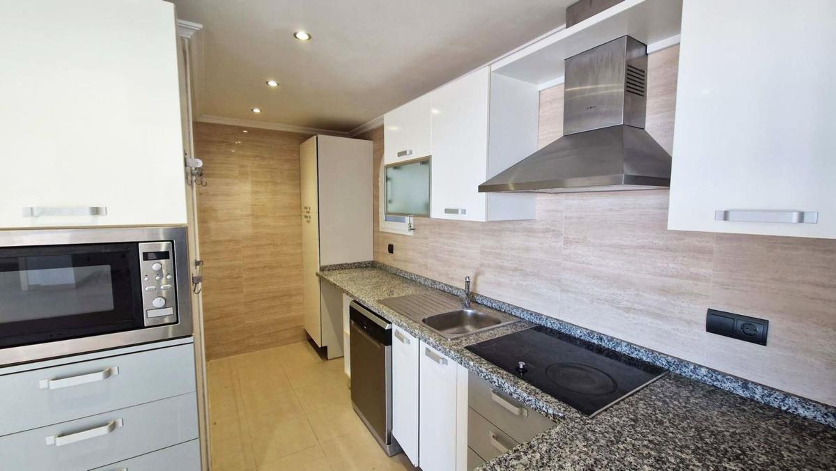 Sale of apartment in Piso en Calle Calabaza, 2, Casablanca - La Viñuela, Benalmádena, Benalmádena
 photo 5