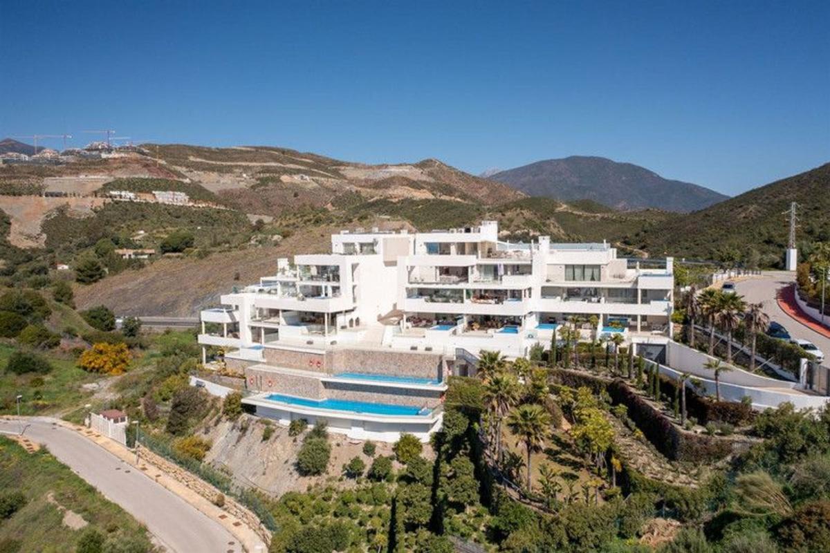 Duplex sale in Dúplex en Urbanizacion n Andalucia j, 1 C, Los Naranjos, Marbella, Marbella photo 2