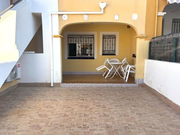 Casa o chalet independiente en Calle Lagunas de Ruidera, Zona Lago - Los Almendros, Orihuela photo 2