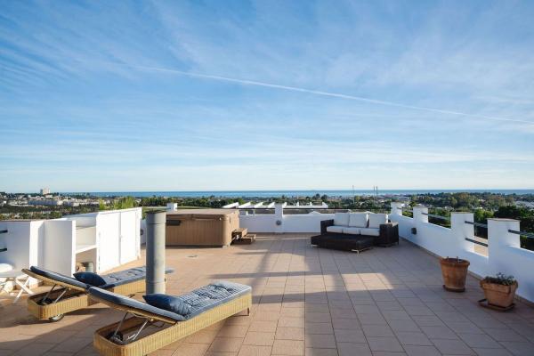 Duplex for sale on Dúplex en La Quinta, Benahavís, Benahavís photo 1
