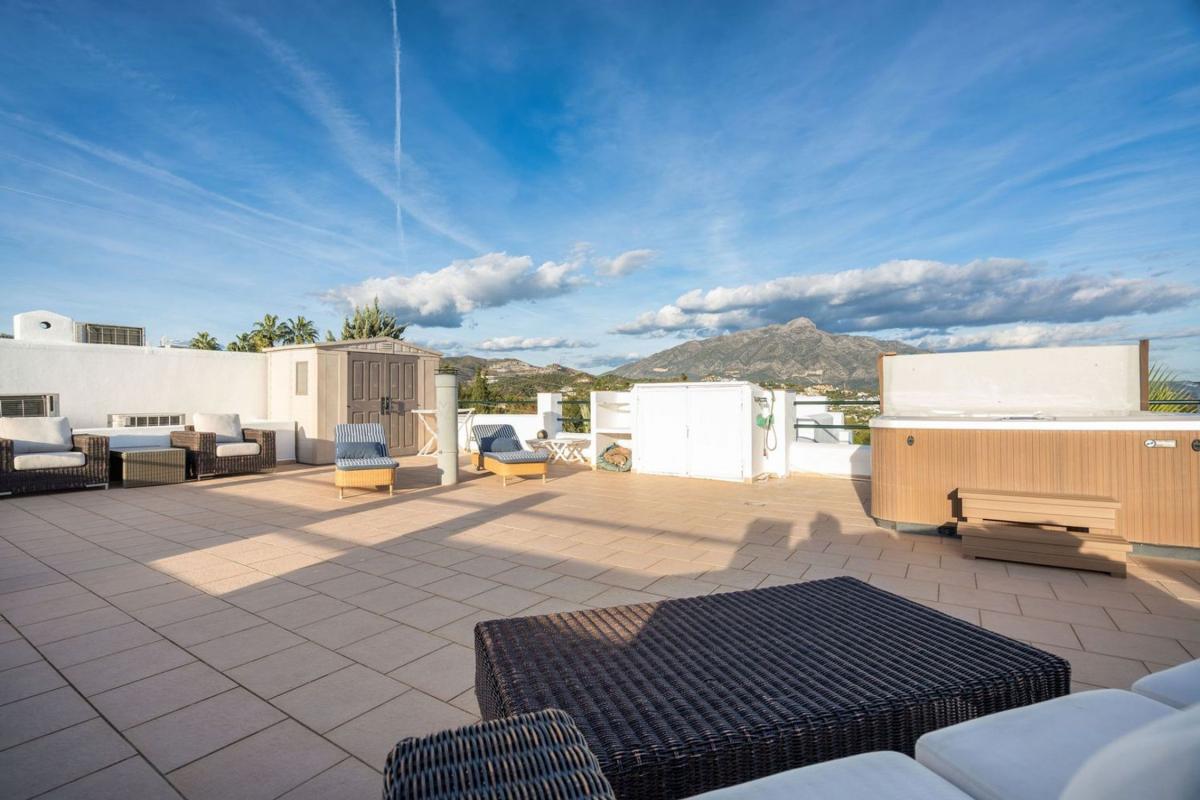 Duplex sale in Dúplex en La Quinta, Benahavís, Benahavís photo 3