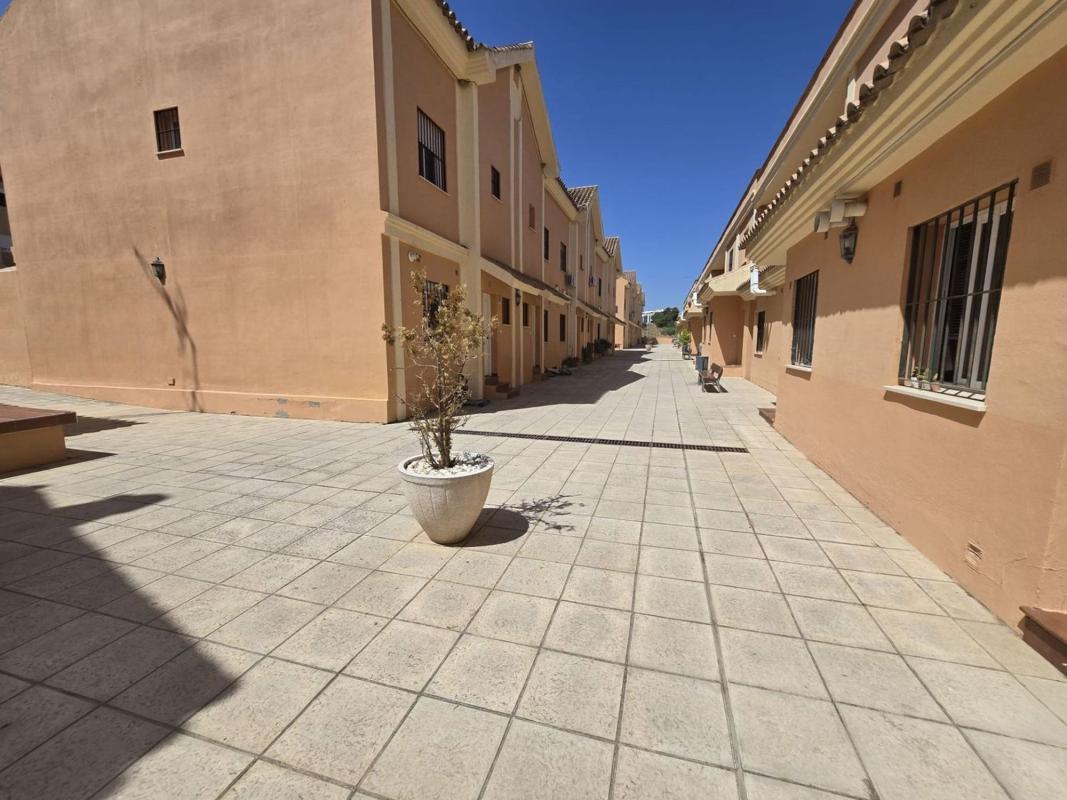 Продажа дуплекса на Dúplex en Calle Rafael Alberti, Centro, Alhaurín de la Torre, Алхаурин-де-ла-Торре photo 5
