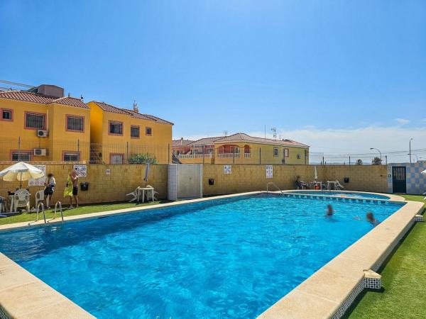 Sprzedaż mieszkania w Piso en Calle Miguel Ángel, La Siesta - El Salado - Torreta, Torrevieja, Torrevieja
thumbnail 1