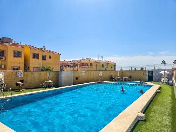 Sprzedaż mieszkania w Piso en Calle Miguel Ángel, La Siesta - El Salado - Torreta, Torrevieja, Torrevieja
thumbnail 2