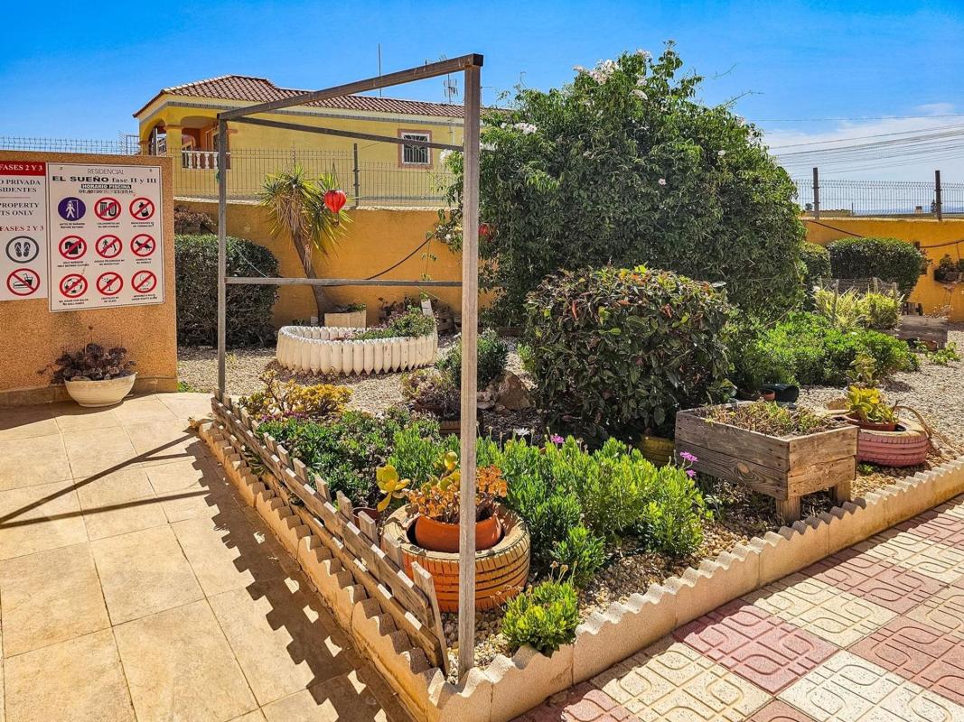 Sprzedaż mieszkania w Piso en Calle Miguel Ángel, La Siesta - El Salado - Torreta, Torrevieja, Torrevieja
 photo 4